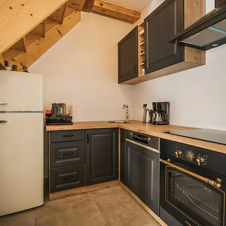 别墅 By Awaytocroatia *