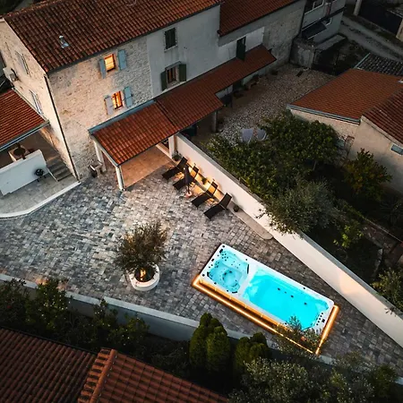 别墅 By Awaytocroatia Bonaci