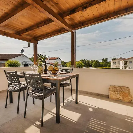 By Awaytocroatia * Bonaci